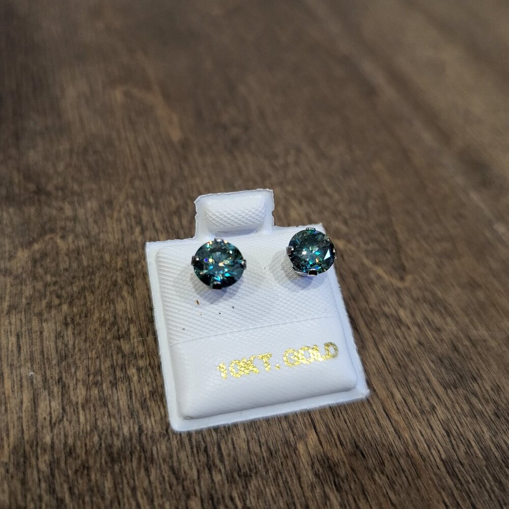 Brand New 10K White Gold Moissanite Earrings For Sale